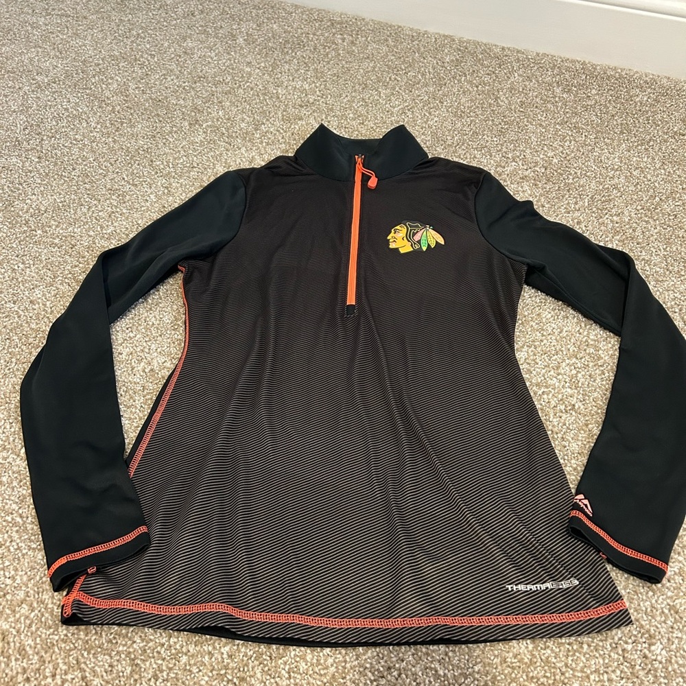 Blackhawks women’s half zip size small